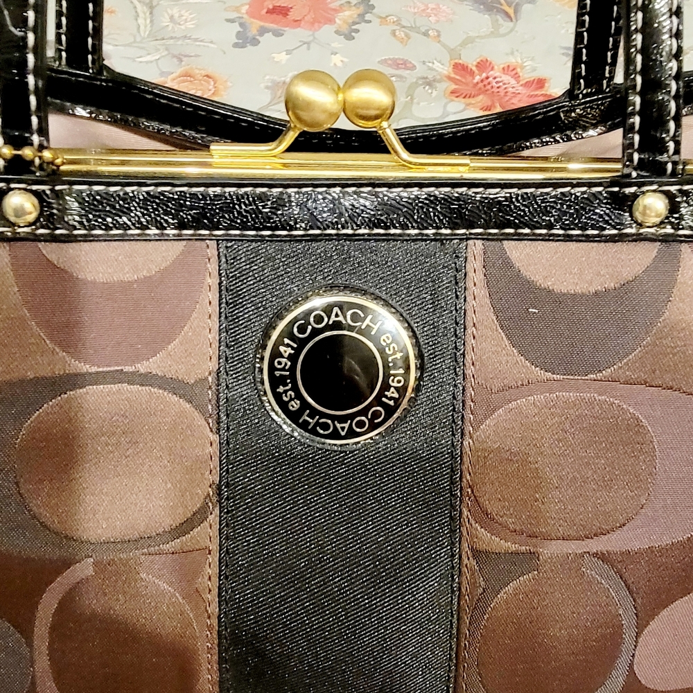 NWOT $398 Coach Signature Carryall Tote Purse F20105 Kiss Lock Shoulder Bag
